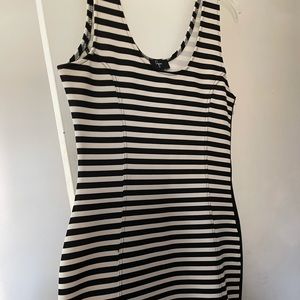 Spandex black and white striped dress with zipper